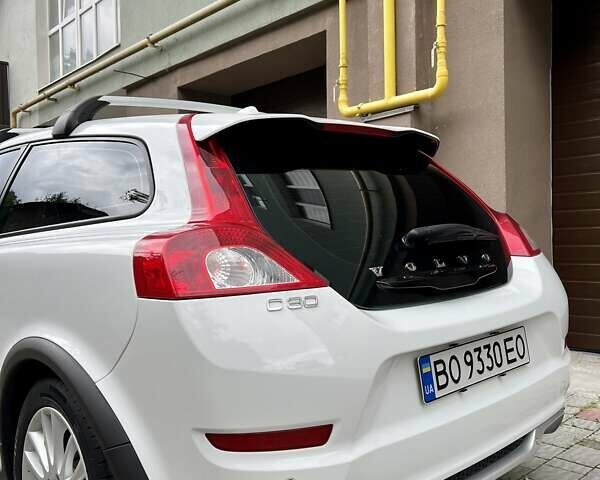 Белый Вольво Ц30, объемом двигателя 1.56 л и пробегом 272 тыс. км за 9292 $, фото 26 на Automoto.ua