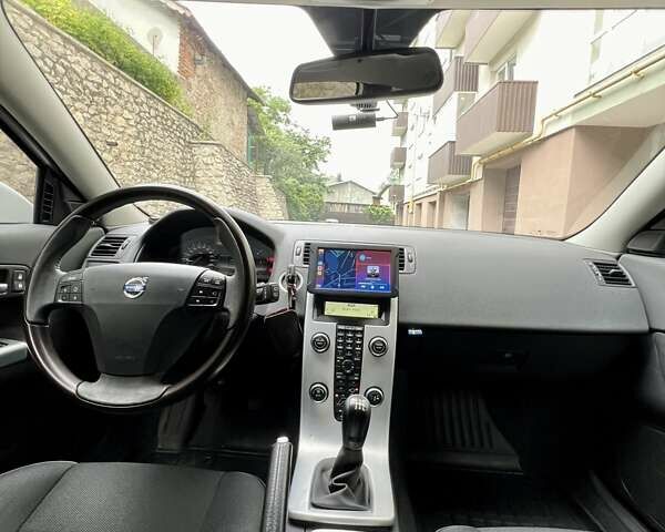 Белый Вольво Ц30, объемом двигателя 1.56 л и пробегом 276 тыс. км за 8995 $, фото 59 на Automoto.ua