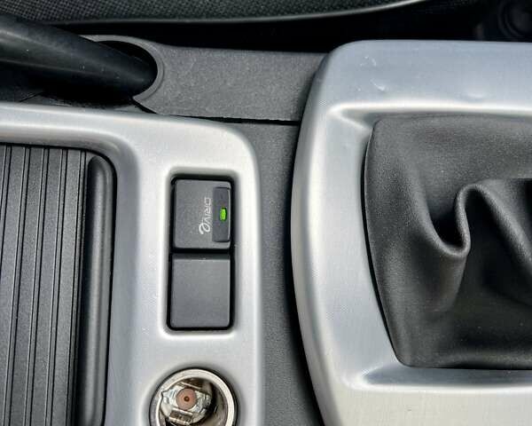 Белый Вольво Ц30, объемом двигателя 1.56 л и пробегом 272 тыс. км за 9292 $, фото 78 на Automoto.ua