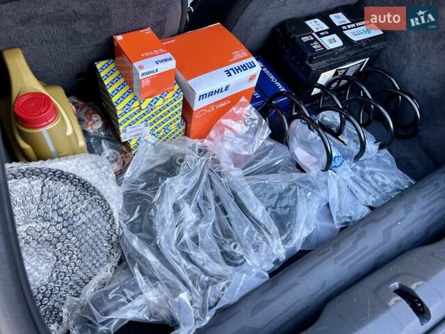 Белый Вольво Ц30, объемом двигателя 1.56 л и пробегом 276 тыс. км за 8995 $, фото 4 на Automoto.ua