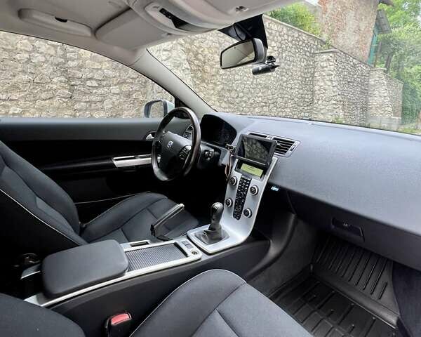 Белый Вольво Ц30, объемом двигателя 1.56 л и пробегом 276 тыс. км за 8995 $, фото 58 на Automoto.ua