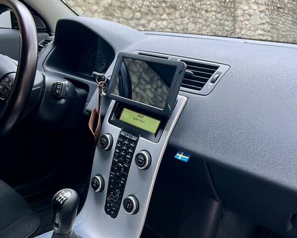 Белый Вольво Ц30, объемом двигателя 1.56 л и пробегом 276 тыс. км за 8995 $, фото 61 на Automoto.ua