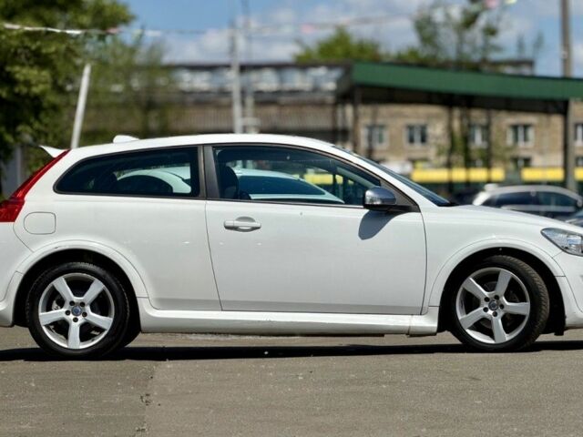 Білий Вольво C30, об'ємом двигуна 2 л та пробігом 211 тис. км за 6500 $, фото 5 на Automoto.ua