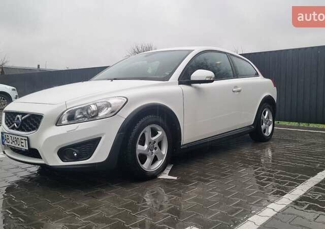 Білий Вольво C30, об'ємом двигуна 2 л та пробігом 105 тис. км за 10000 $, фото 2 на Automoto.ua