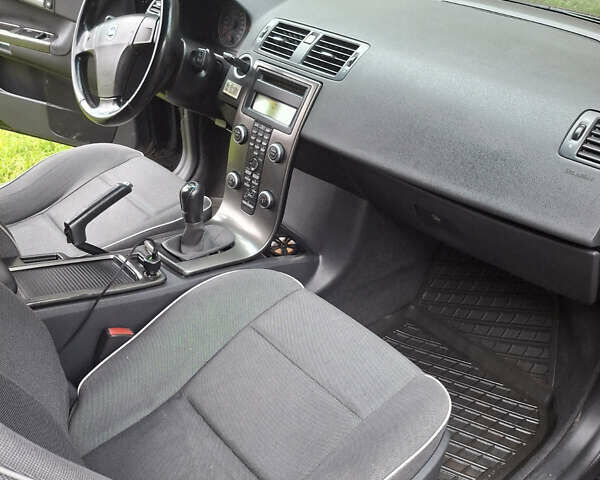 Черный Вольво Ц30, объемом двигателя 1.6 л и пробегом 286 тыс. км за 5200 $, фото 14 на Automoto.ua