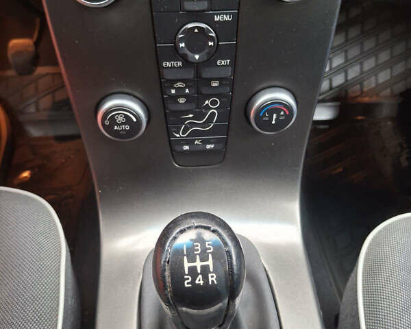 Черный Вольво Ц30, объемом двигателя 1.6 л и пробегом 286 тыс. км за 5200 $, фото 22 на Automoto.ua