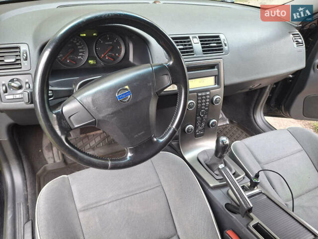 Черный Вольво Ц30, объемом двигателя 1.6 л и пробегом 286 тыс. км за 5200 $, фото 17 на Automoto.ua