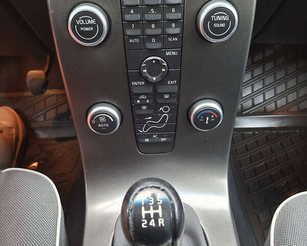 Черный Вольво Ц30, объемом двигателя 1.6 л и пробегом 286 тыс. км за 5200 $, фото 23 на Automoto.ua