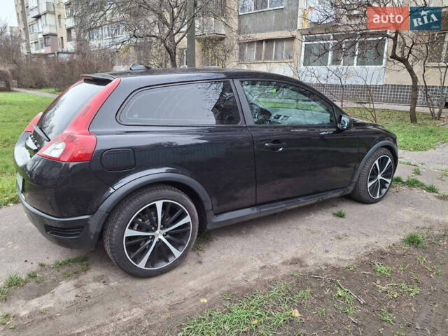 Черный Вольво Ц30, объемом двигателя 1.6 л и пробегом 286 тыс. км за 4800 $, фото 5 на Automoto.ua