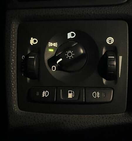 Черный Вольво Ц30, объемом двигателя 1.56 л и пробегом 455 тыс. км за 6500 $, фото 11 на Automoto.ua