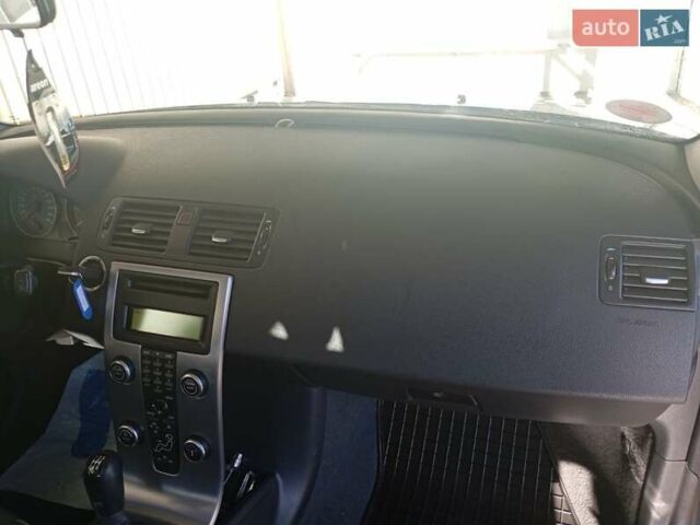 Черный Вольво Ц30, объемом двигателя 1.6 л и пробегом 260 тыс. км за 7500 $, фото 27 на Automoto.ua
