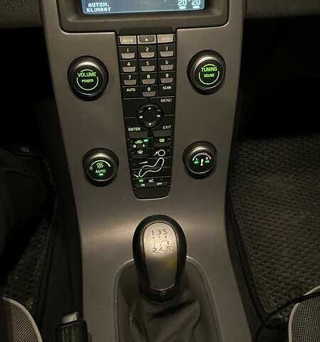 Черный Вольво Ц30, объемом двигателя 1.56 л и пробегом 455 тыс. км за 6500 $, фото 10 на Automoto.ua