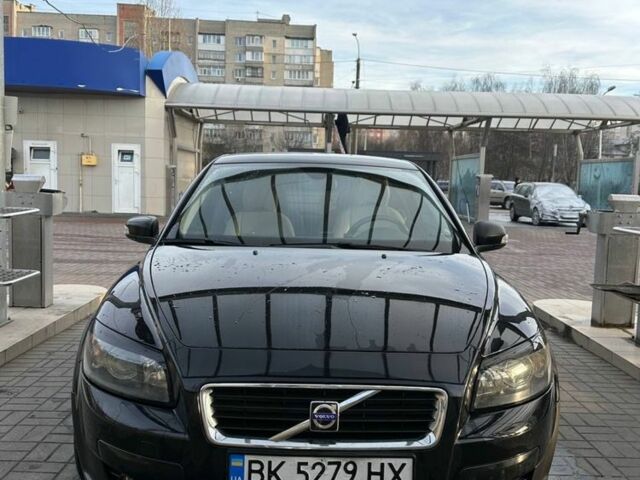 Черный Вольво Ц30, объемом двигателя 1.6 л и пробегом 258 тыс. км за 6500 $, фото 1 на Automoto.ua