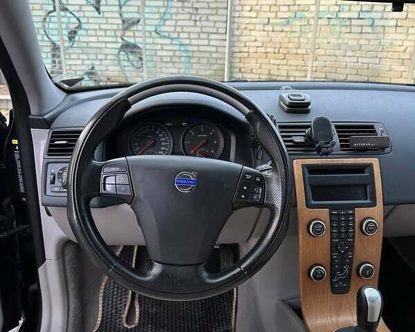 Черный Вольво Ц30, объемом двигателя 1.6 л и пробегом 258 тыс. км за 6500 $, фото 7 на Automoto.ua