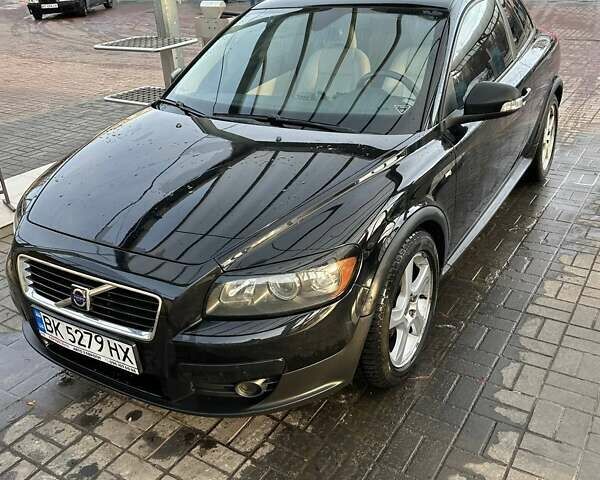 Черный Вольво Ц30, объемом двигателя 1.6 л и пробегом 258 тыс. км за 6500 $, фото 1 на Automoto.ua