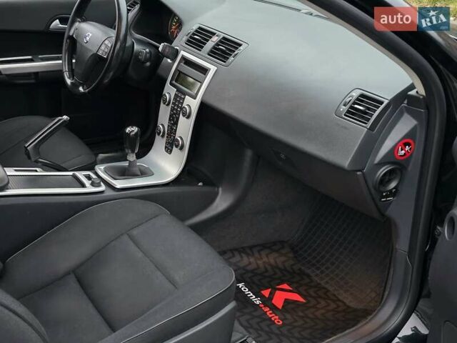 Черный Вольво Ц30, объемом двигателя 1.6 л и пробегом 252 тыс. км за 7499 $, фото 48 на Automoto.ua