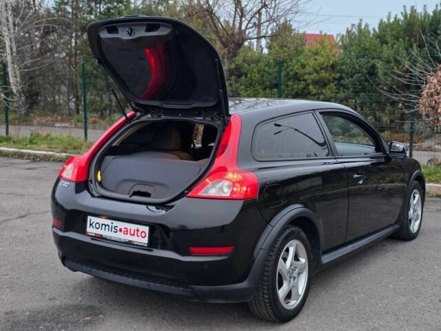 Черный Вольво Ц30, объемом двигателя 1.6 л и пробегом 252 тыс. км за 7499 $, фото 23 на Automoto.ua