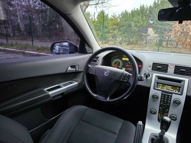 Черный Вольво Ц30, объемом двигателя 1.6 л и пробегом 252 тыс. км за 7499 $, фото 16 на Automoto.ua