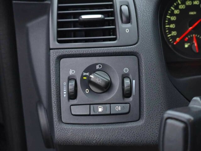 Черный Вольво Ц30, объемом двигателя 1.6 л и пробегом 252 тыс. км за 7499 $, фото 7 на Automoto.ua