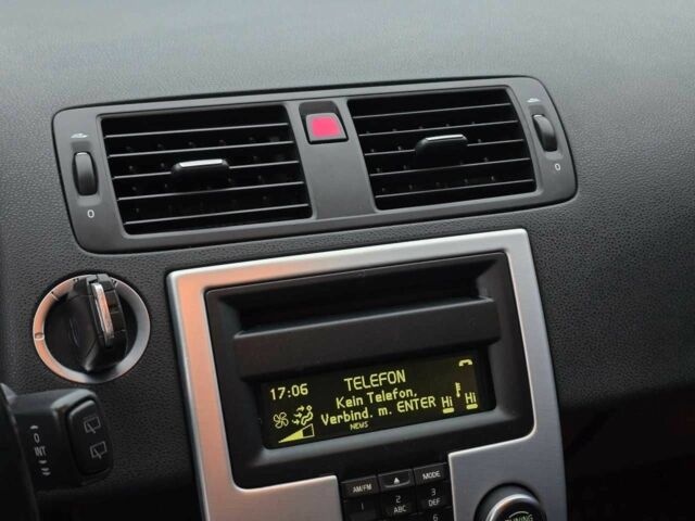 Черный Вольво Ц30, объемом двигателя 1.6 л и пробегом 252 тыс. км за 7499 $, фото 10 на Automoto.ua