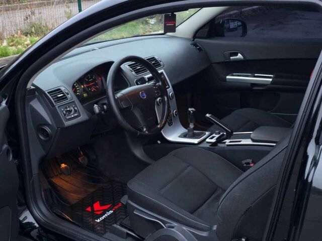 Черный Вольво Ц30, объемом двигателя 1.6 л и пробегом 252 тыс. км за 7499 $, фото 5 на Automoto.ua