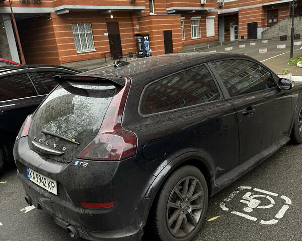 Черный Вольво Ц30, объемом двигателя 2.5 л и пробегом 240 тыс. км за 7700 $, фото 1 на Automoto.ua