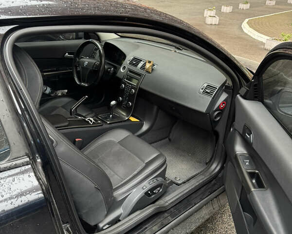 Черный Вольво Ц30, объемом двигателя 2.5 л и пробегом 240 тыс. км за 7700 $, фото 2 на Automoto.ua