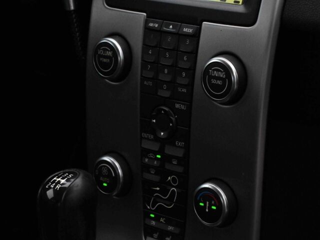 Черный Вольво Ц30, объемом двигателя 1.6 л и пробегом 278 тыс. км за 6450 $, фото 14 на Automoto.ua