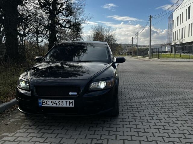 Черный Вольво Ц30, объемом двигателя 1.6 л и пробегом 348 тыс. км за 5600 $, фото 5 на Automoto.ua