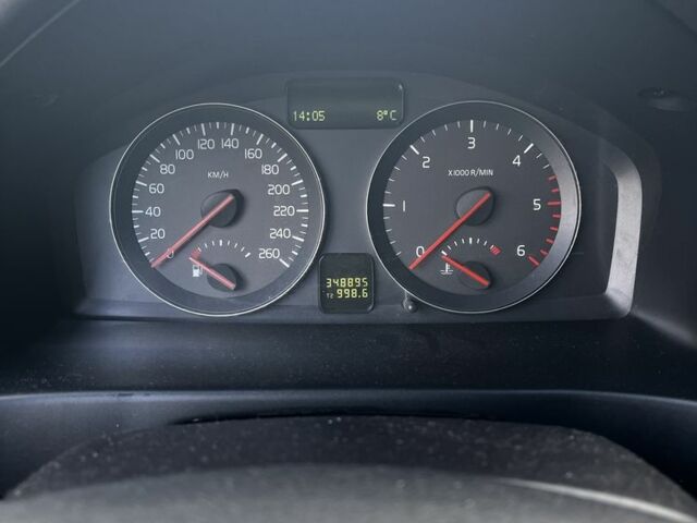 Черный Вольво Ц30, объемом двигателя 1.6 л и пробегом 348 тыс. км за 5600 $, фото 7 на Automoto.ua