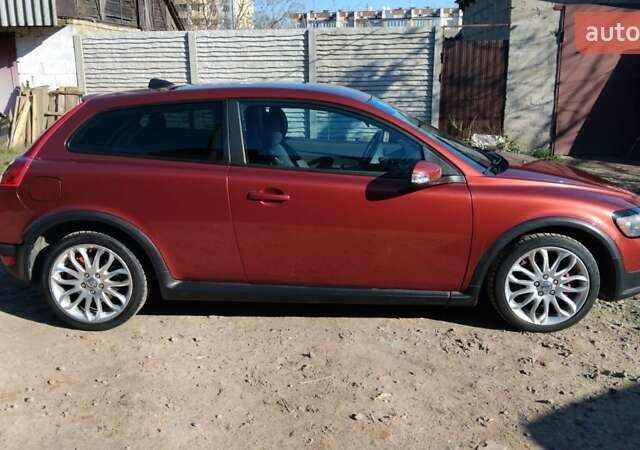 Коричневый Вольво Ц30, объемом двигателя 1.6 л и пробегом 250 тыс. км за 6200 $, фото 15 на Automoto.ua