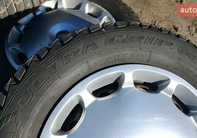 Коричневий Вольво C30, об'ємом двигуна 1.56 л та пробігом 252 тис. км за 6800 $, фото 7 на Automoto.ua