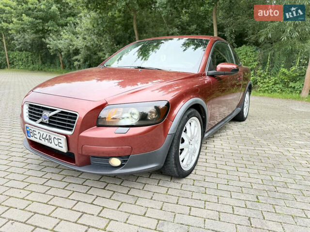 Красный Вольво Ц30, объемом двигателя 1.8 л и пробегом 190 тыс. км за 5300 $, фото 1 на Automoto.ua