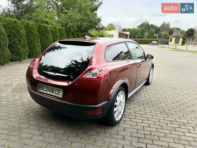 Красный Вольво Ц30, объемом двигателя 1.8 л и пробегом 190 тыс. км за 5300 $, фото 5 на Automoto.ua