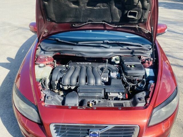 Червоний Вольво C30, об'ємом двигуна 2.4 л та пробігом 220 тис. км за 8500 $, фото 5 на Automoto.ua