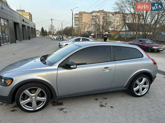 Вольво Ц30, объемом двигателя 1.6 л и пробегом 142 тыс. км за 8000 $, фото 2 на Automoto.ua