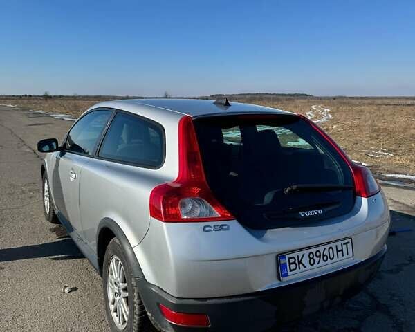 Серый Вольво Ц30, объемом двигателя 1.8 л и пробегом 230 тыс. км за 4700 $, фото 9 на Automoto.ua
