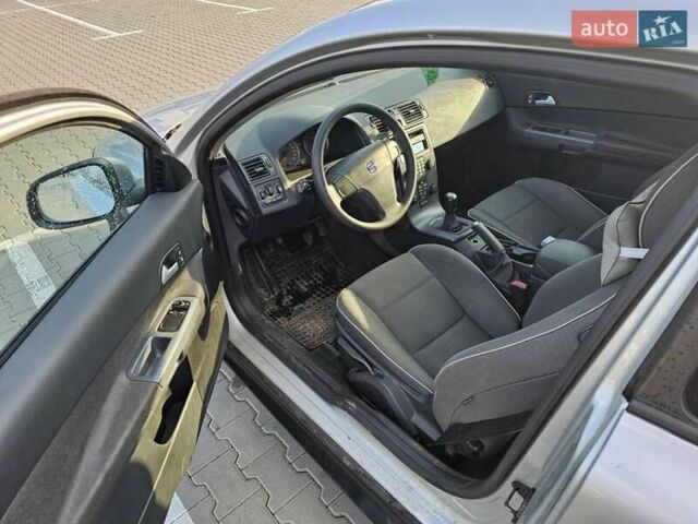 Серый Вольво Ц30, объемом двигателя 1.6 л и пробегом 209 тыс. км за 6200 $, фото 8 на Automoto.ua