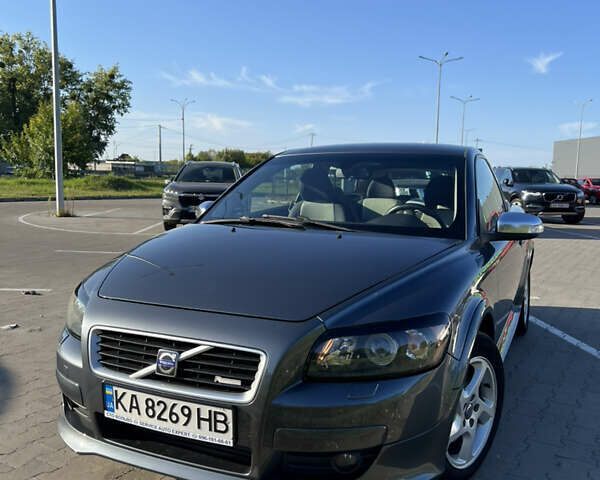 Серый Вольво Ц30, объемом двигателя 2 л и пробегом 245 тыс. км за 7500 $, фото 26 на Automoto.ua
