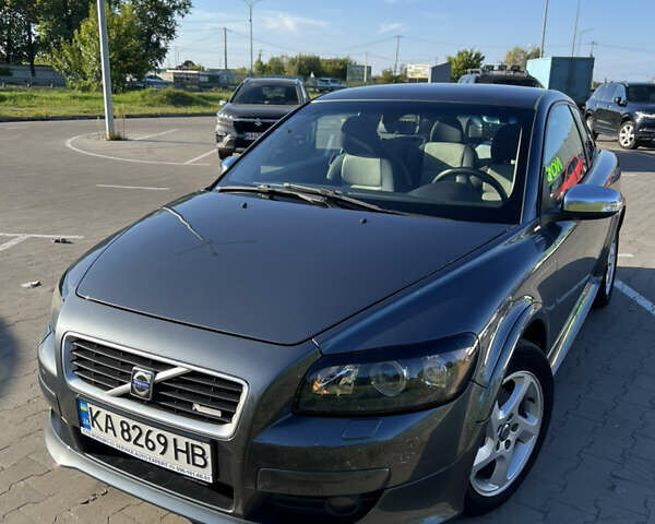 Серый Вольво Ц30, объемом двигателя 2 л и пробегом 245 тыс. км за 7500 $, фото 18 на Automoto.ua