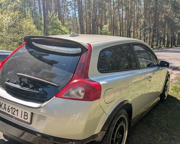 Сірий Вольво C30, об'ємом двигуна 2 л та пробігом 268 тис. км за 5500 $, фото 3 на Automoto.ua