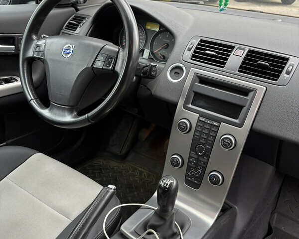 Сірий Вольво C30, об'ємом двигуна 1.6 л та пробігом 258 тис. км за 6000 $, фото 7 на Automoto.ua