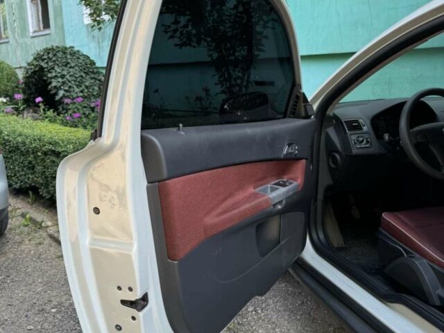 Сірий Вольво C30, об'ємом двигуна 1.6 л та пробігом 235 тис. км за 6300 $, фото 2 на Automoto.ua