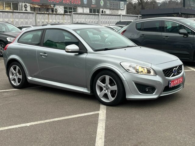 Серый Вольво Ц30, объемом двигателя 1.6 л и пробегом 249 тыс. км за 10000 $, фото 5 на Automoto.ua