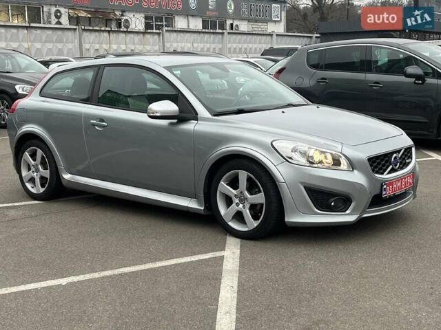 Серый Вольво Ц30, объемом двигателя 1.6 л и пробегом 249 тыс. км за 10000 $, фото 5 на Automoto.ua