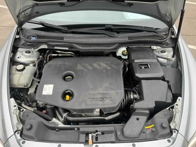 Серый Вольво Ц30, объемом двигателя 1.6 л и пробегом 249 тыс. км за 10000 $, фото 21 на Automoto.ua