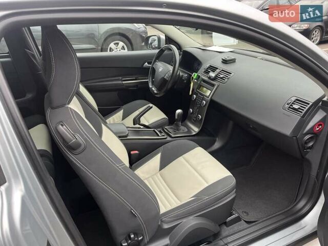 Серый Вольво Ц30, объемом двигателя 1.6 л и пробегом 249 тыс. км за 10000 $, фото 14 на Automoto.ua