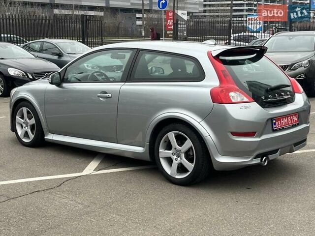 Серый Вольво Ц30, объемом двигателя 1.6 л и пробегом 249 тыс. км за 10000 $, фото 9 на Automoto.ua