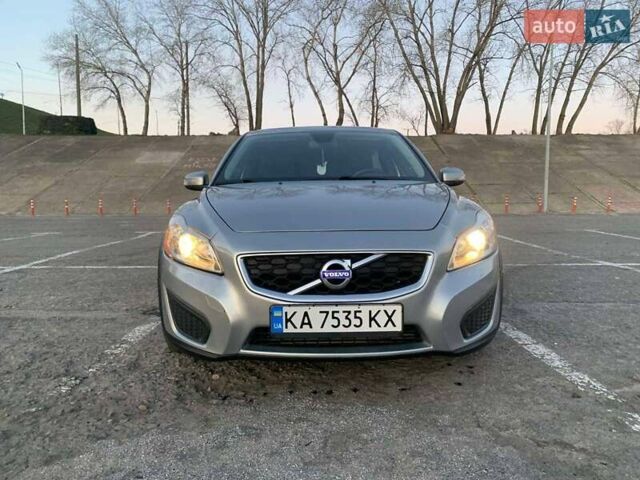 Сірий Вольво C30, об'ємом двигуна 2.52 л та пробігом 86 тис. км за 9900 $, фото 3 на Automoto.ua
