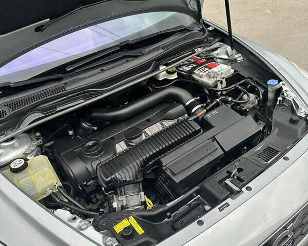 Сірий Вольво C30, об'ємом двигуна 2.52 л та пробігом 180 тис. км за 11000 $, фото 4 на Automoto.ua